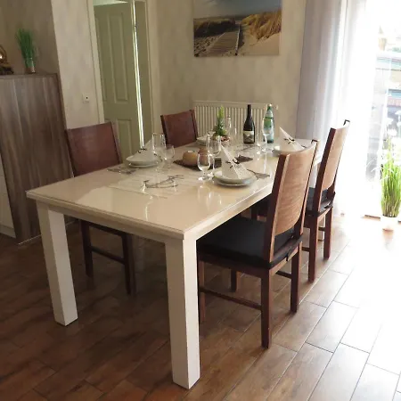 Neu! Luettje Nuest * Upgant-Schott