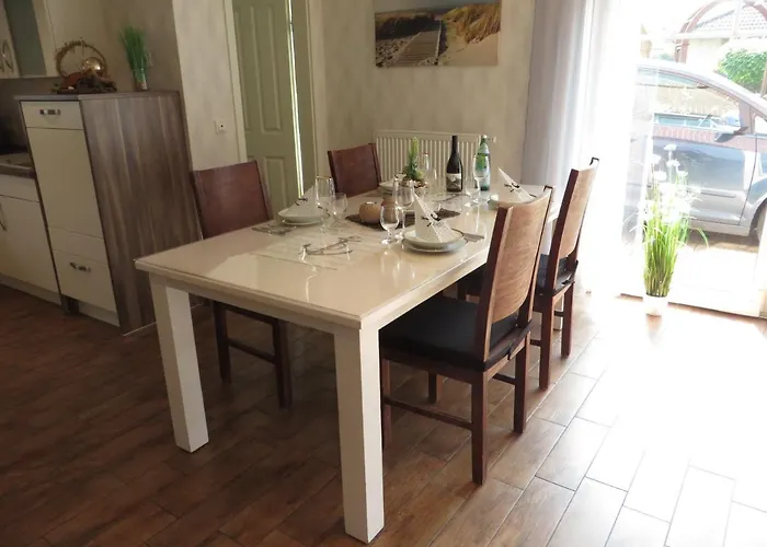 Neu! Lüttje Nüst * Upgant-Schott